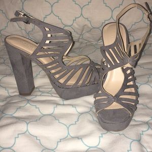 WORN ONCE, LIKE NEW SUEDE GRAY PUMPS!